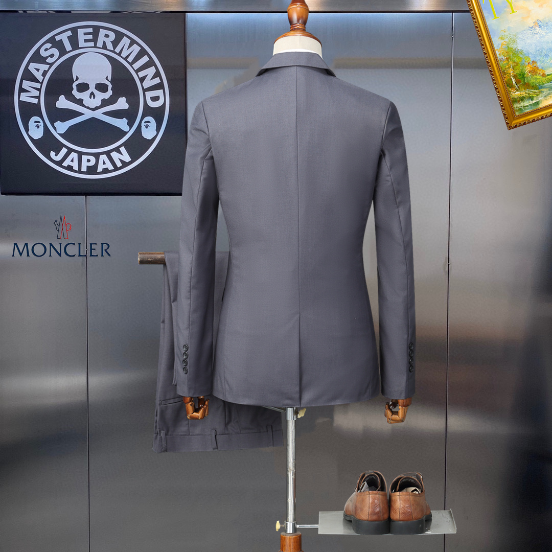 Moncler Business Suit